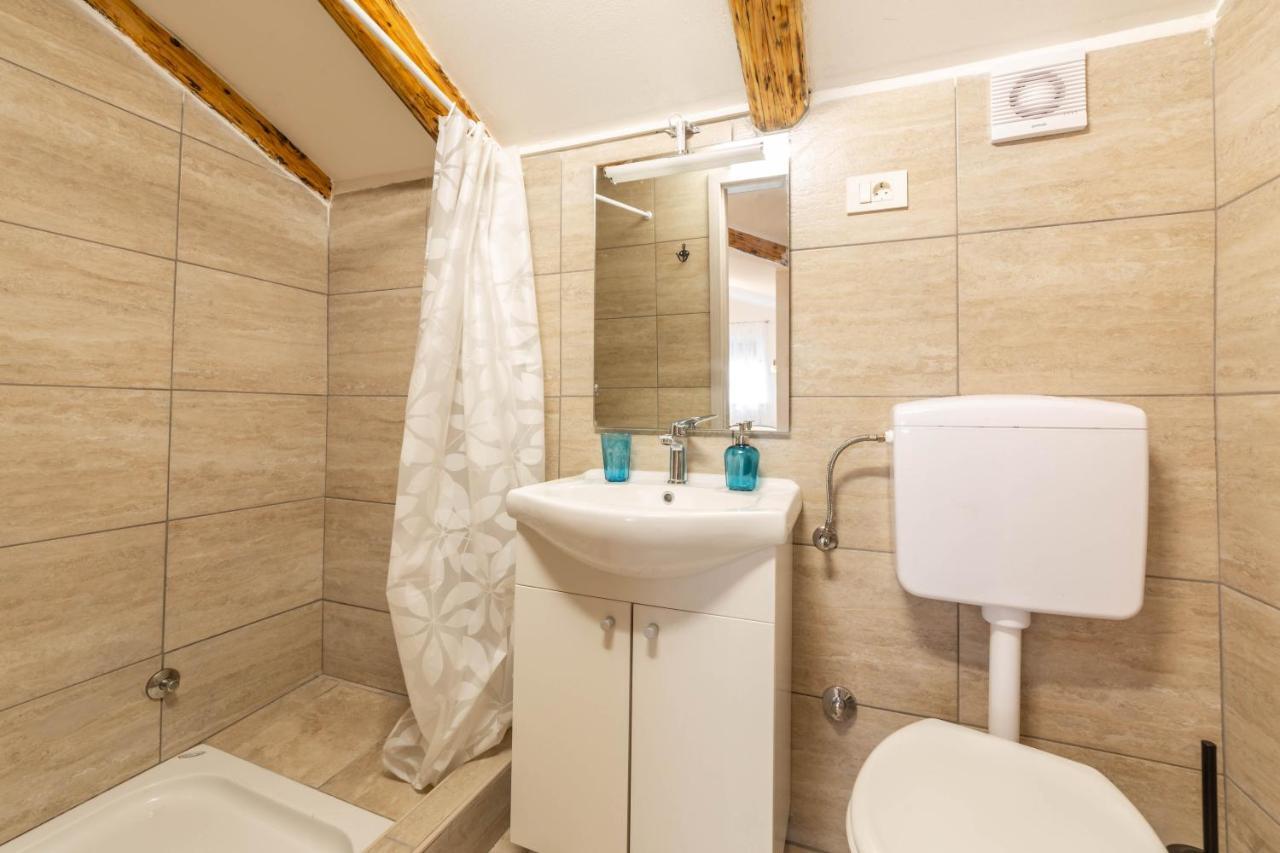 Apartments Raspolic Кастав Экстерьер фото