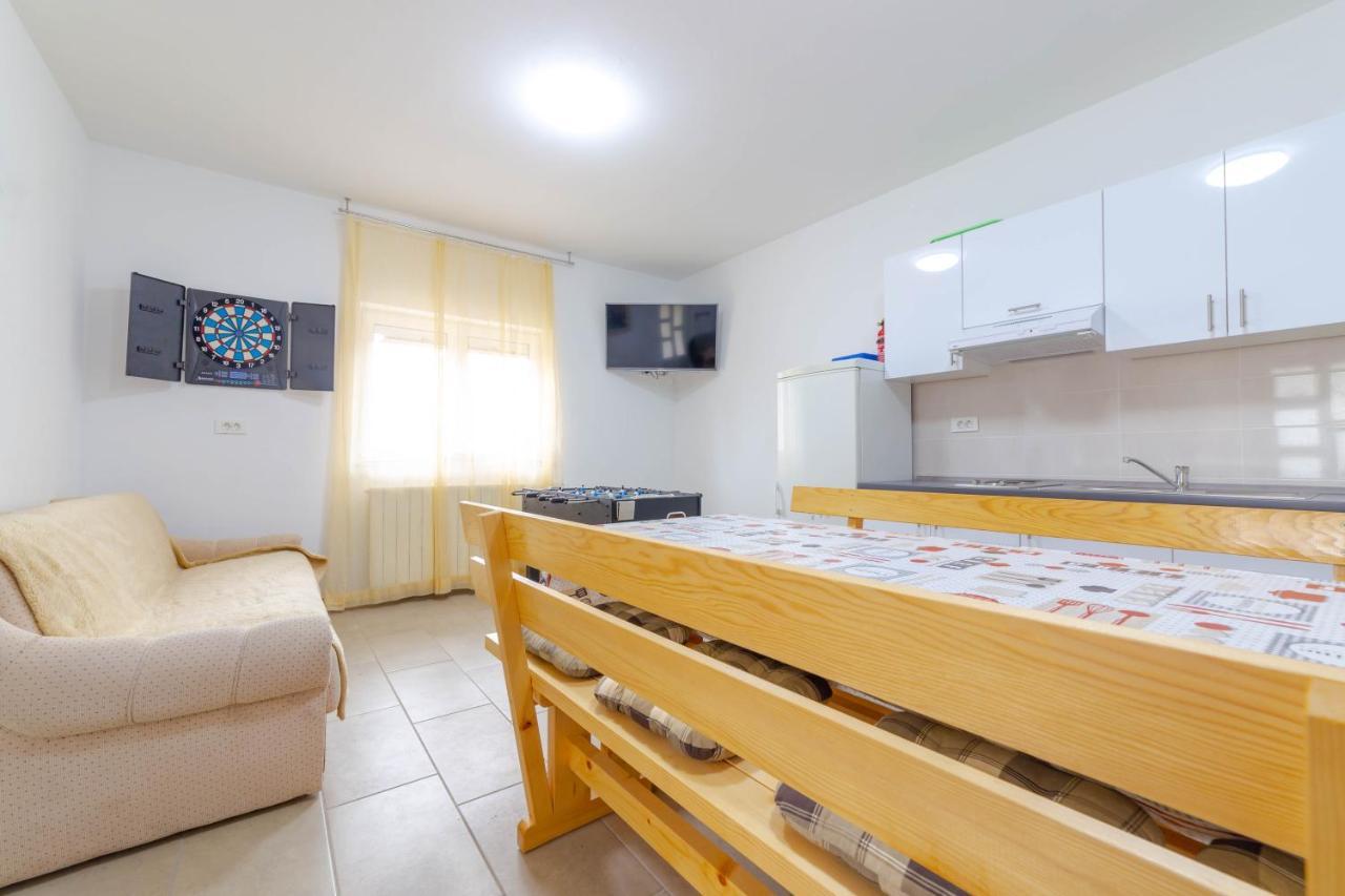 Apartments Raspolic Кастав Экстерьер фото
