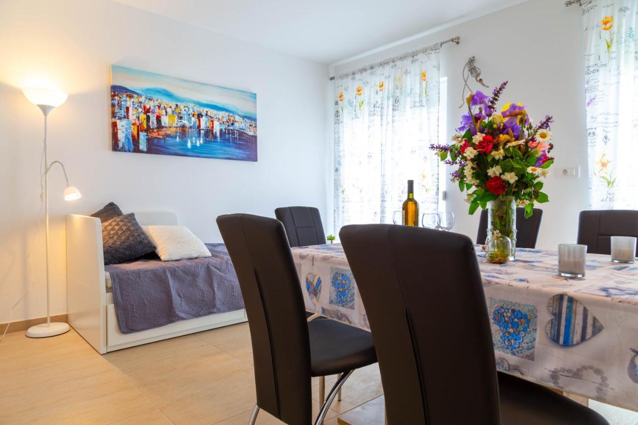 Apartments Raspolic Кастав Экстерьер фото
