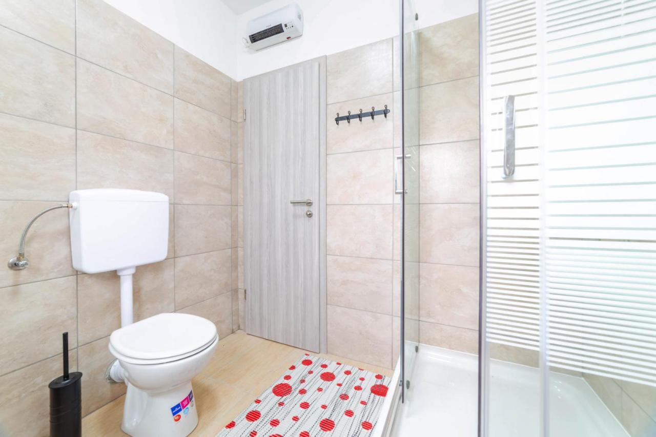 Apartments Raspolic Кастав Экстерьер фото